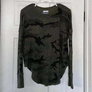 TNA camo thermal long sleeve small